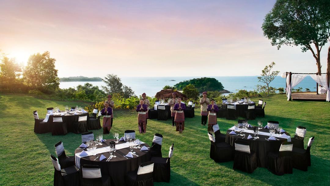 Restaurants, Bars & In-Villa Dining | Banyan Tree Bintan