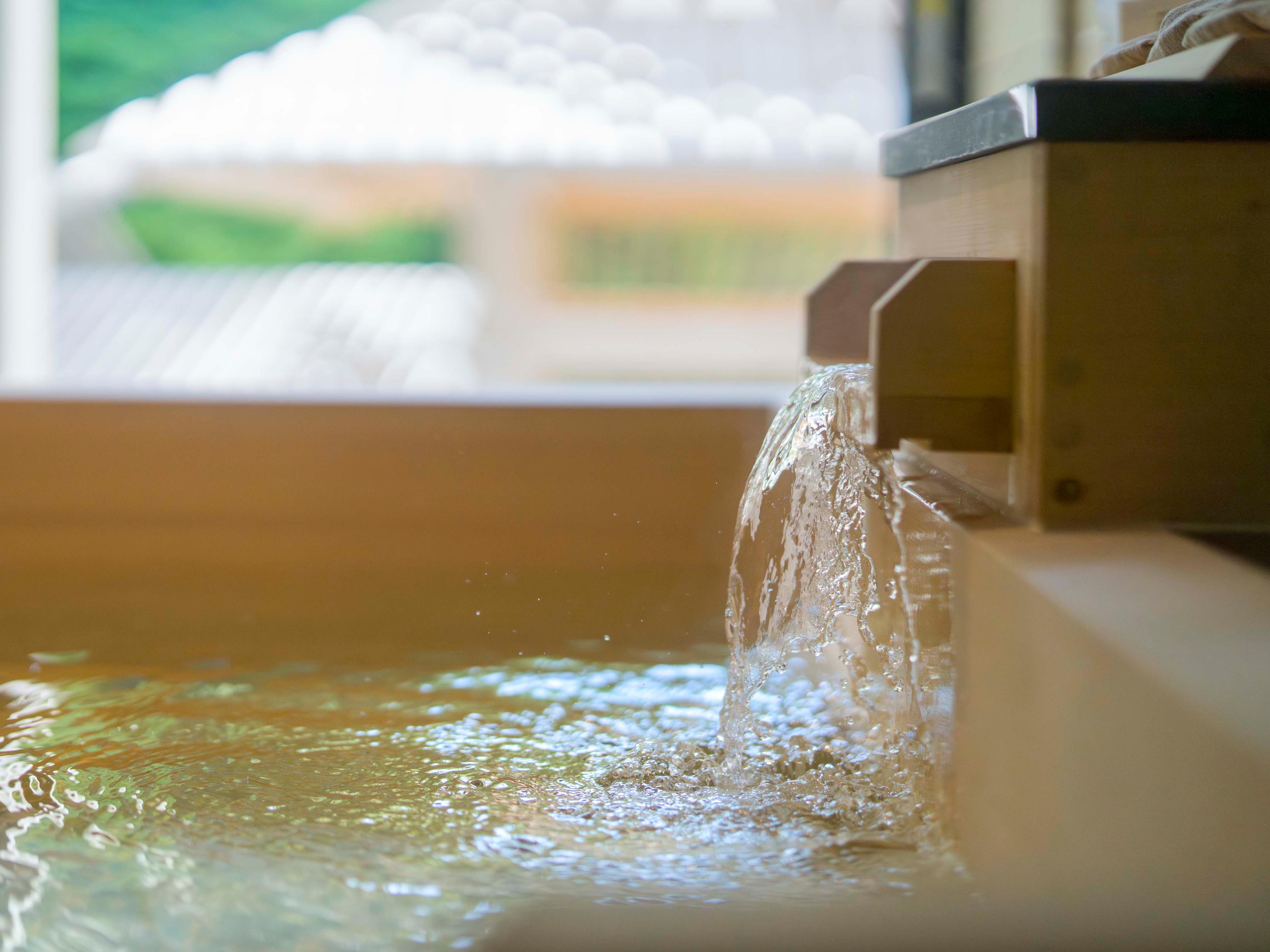 grand onsen_bath tub