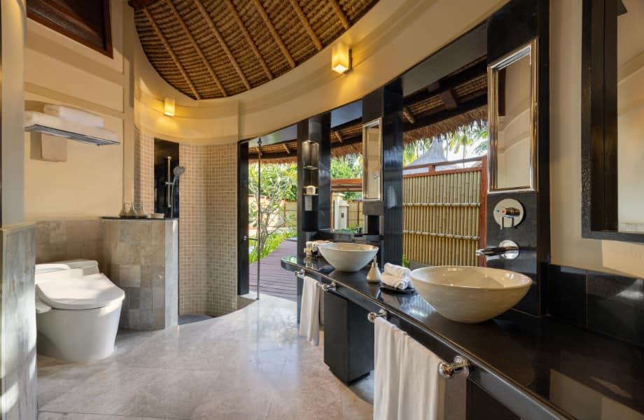 Beachfront Sunset View Pool Villa Bathroom