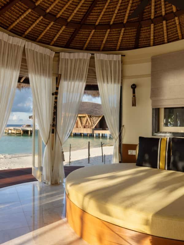 Banyan Tree Vabbinfaru Grand Beachfront Pool Villa