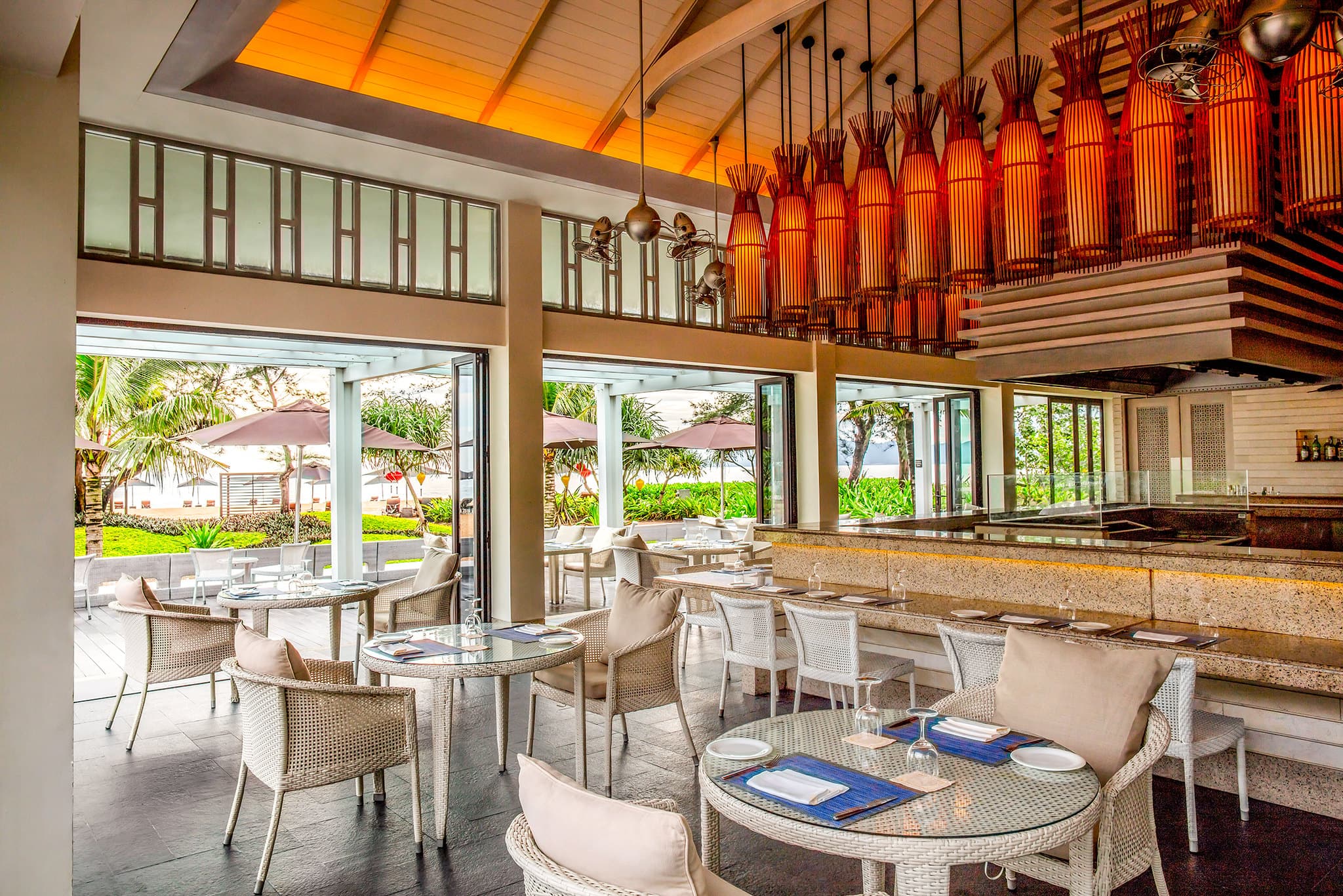 Azura Restaurant in Hue & Da Nang | Banyan Tree Lang Co