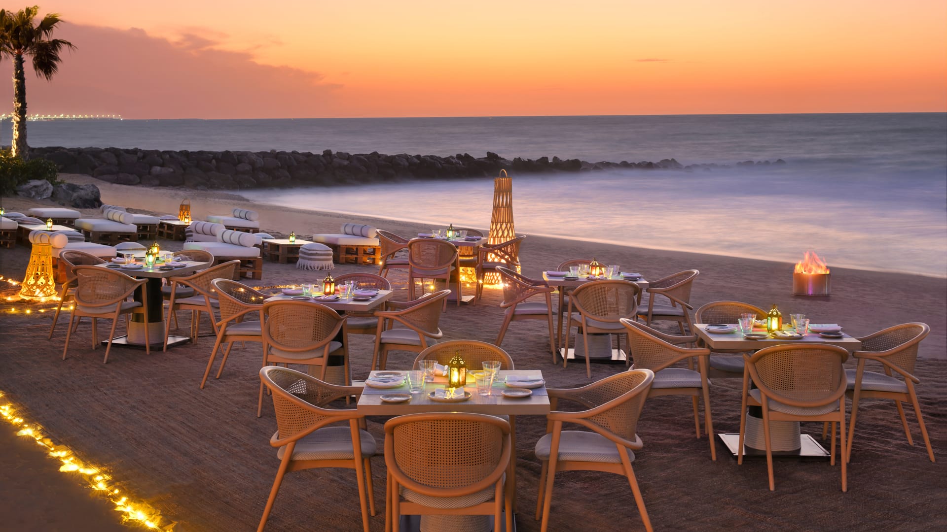 Hotel Dining | Dubai Beach Restaurants | Banyan Tree Dubai